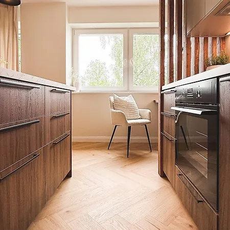 Riia Street With Parking * タルトゥ